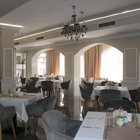 Vemara City Boutique Hotel-Free Parking ヴァルナ エクステリア 写真