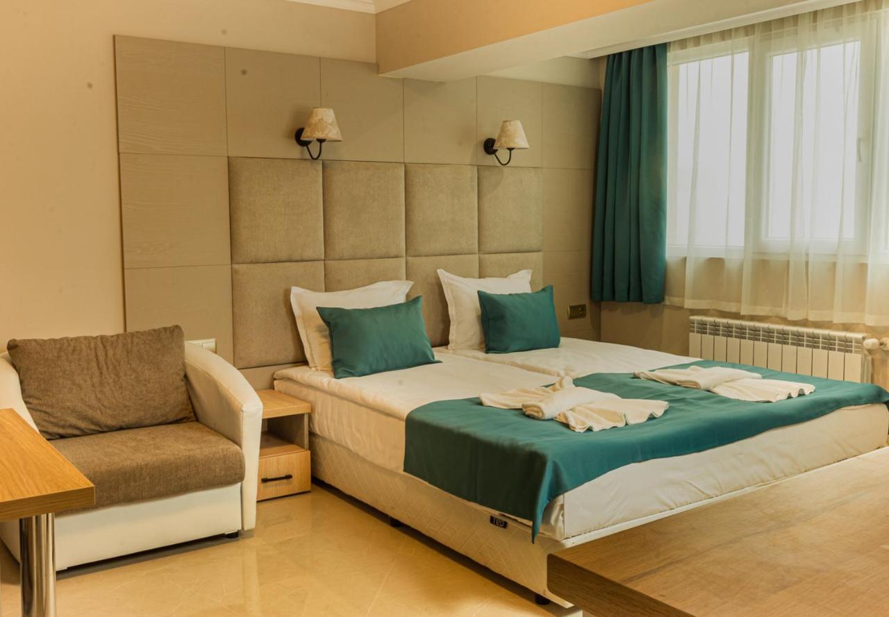 Vemara City Boutique Hotel-Free Parking ヴァルナ エクステリア 写真
