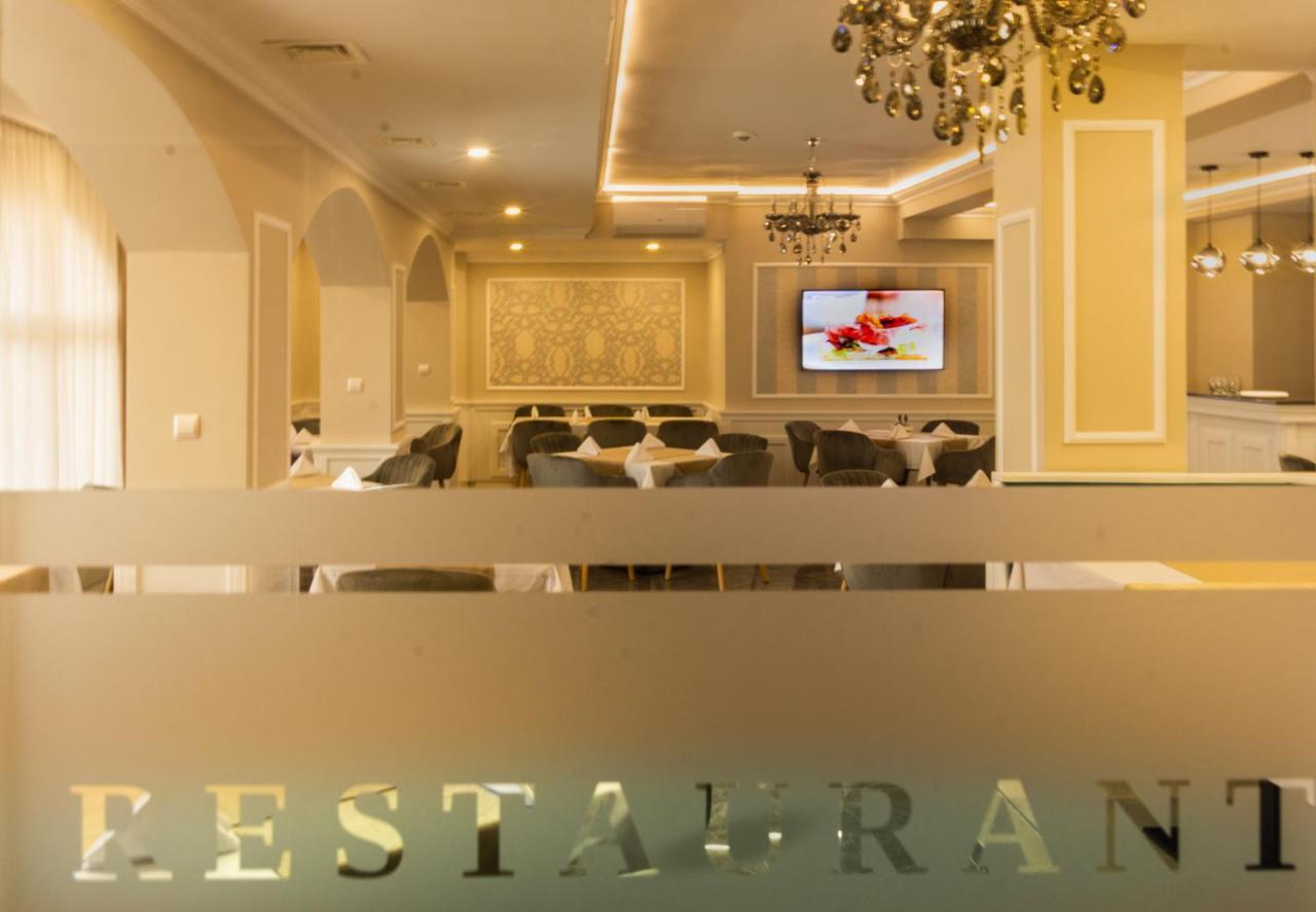 Vemara City Boutique Hotel-Free Parking ヴァルナ エクステリア 写真
