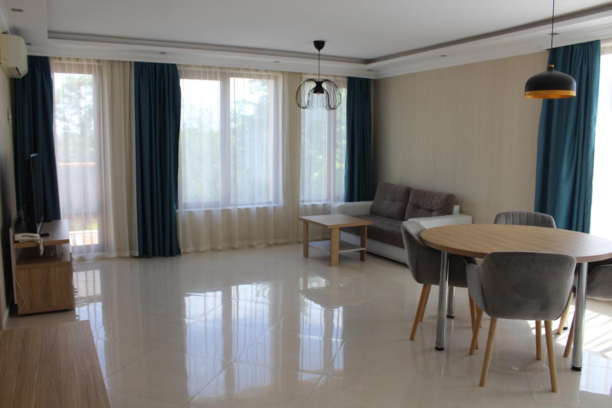 Vemara City Boutique Hotel-Free Parking ヴァルナ エクステリア 写真