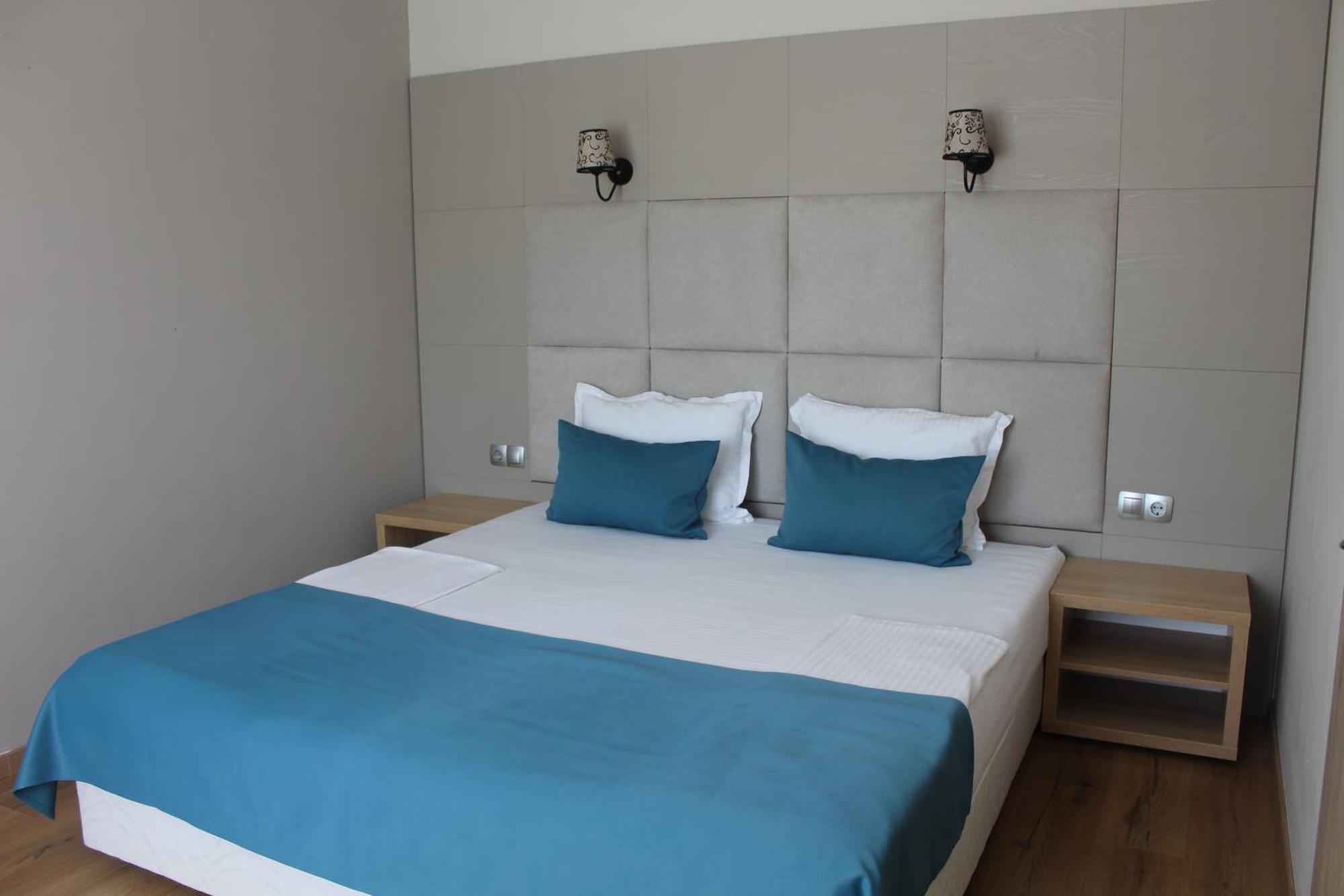 Vemara City Boutique Hotel-Free Parking ヴァルナ エクステリア 写真